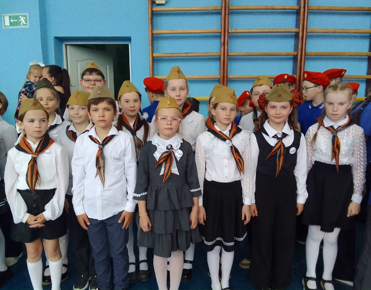 На смотре строя и песни.